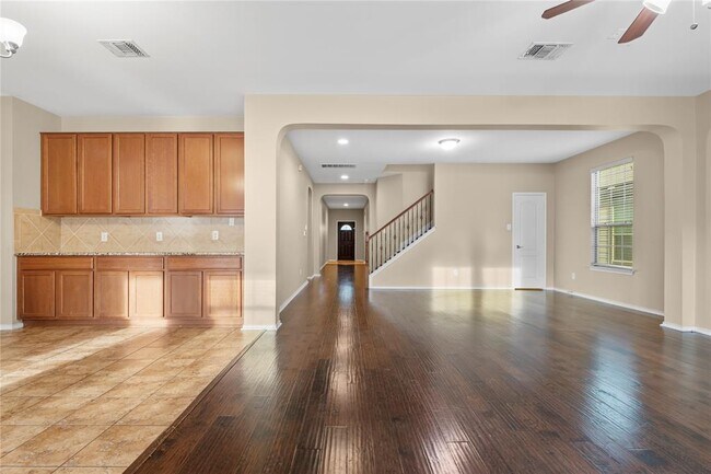 Building Photo - 14308 Lake Victor Dr