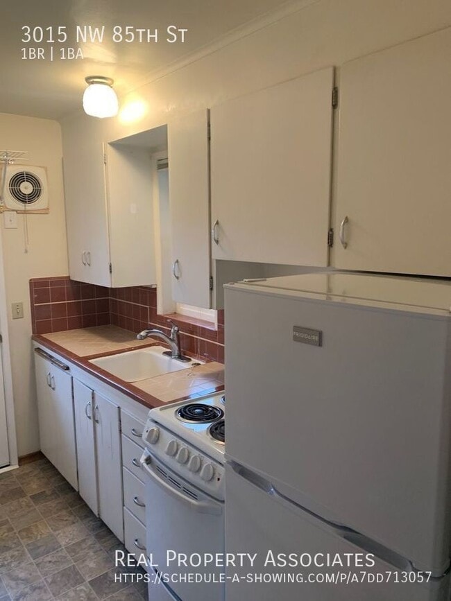 Building Photo - 3015 NW 85th St