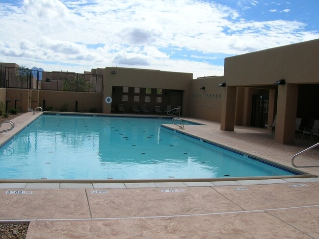 Building Photo - Nice Townhouse in Pueblo’s Gated Community