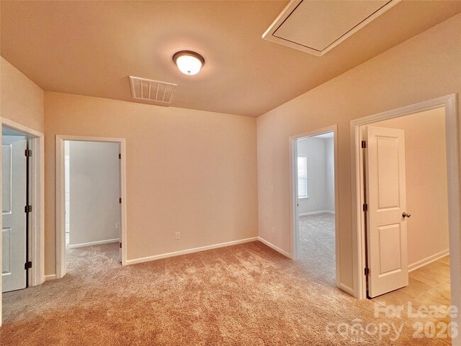 Building Photo - 1906 Gibb Xing