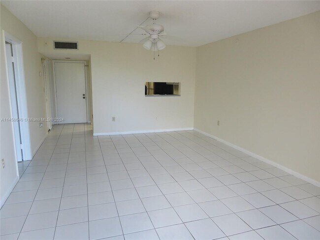 Building Photo - 8005 SW 107th Ave