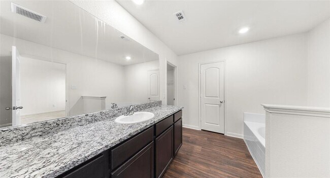 Building Photo - 18524 Speculator Ln