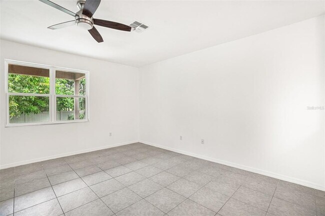 Building Photo - 1211 Canyon Oaks Dr