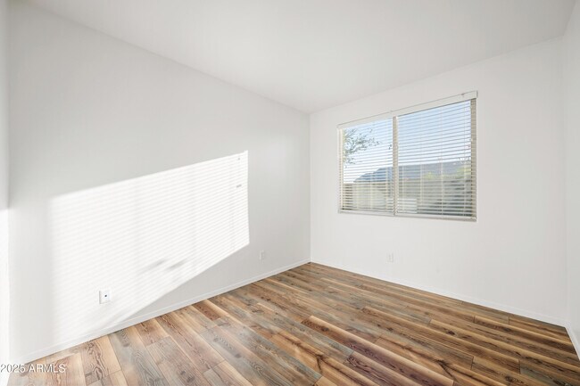 Building Photo - 2814 W Apollo Rd