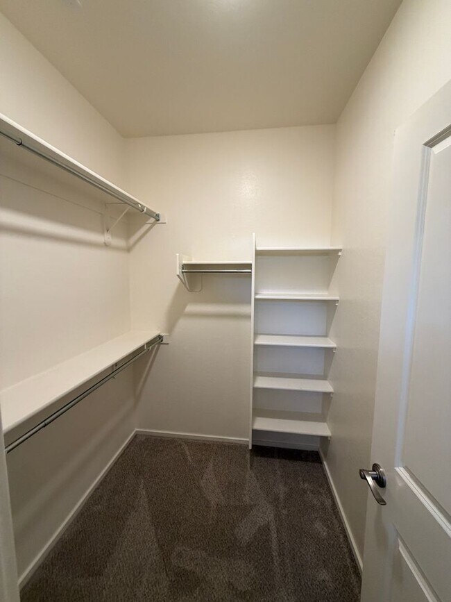 Building Photo - Three Bedroom Two Bath Home with A Den