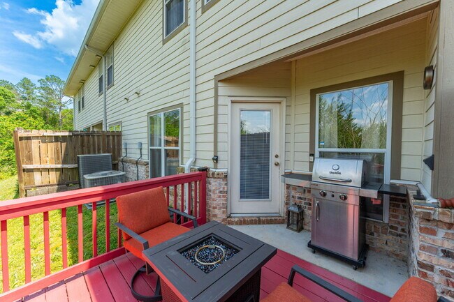 Building Photo - 406 Arbor Lake Dr
