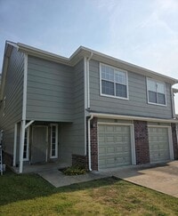 Building Photo - 938/940 RC