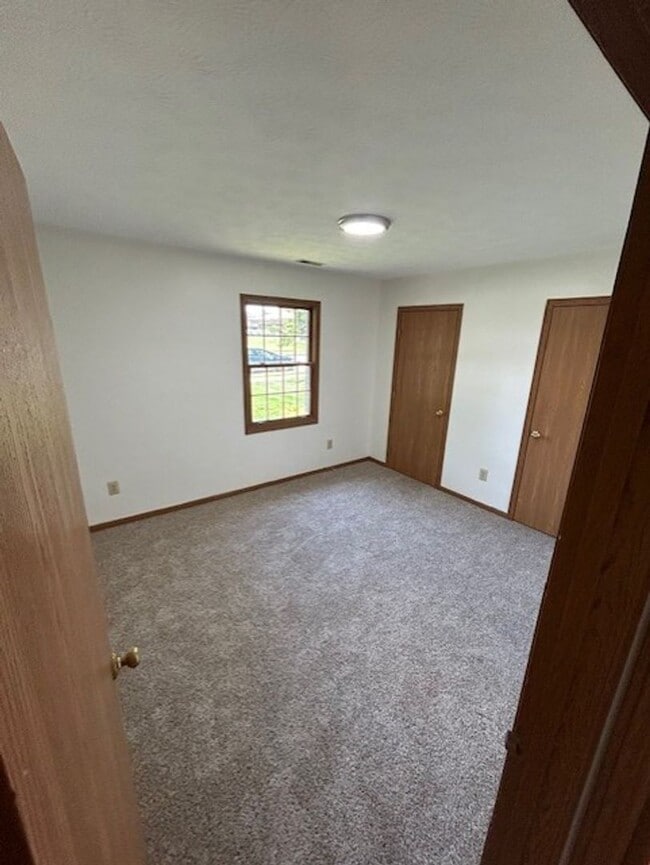 Building Photo - Updated Ranch with 2 Bedrooms, 1 Bath, and 1-Car Attached Garage in Troy, Ohio - Your Perfect Hom...