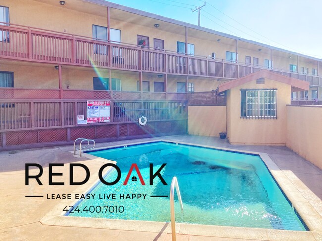 Building Photo - MOVE-IN SPECIAL! Lovely One Bedroom with C...