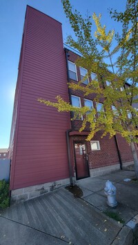 Building Photo - Absolutely adorable townhome in downtown Memphis