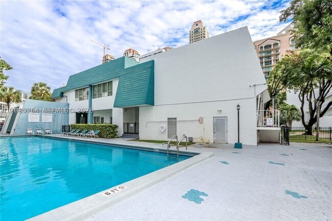 Building Photo - 17570 Atlantic Blvd