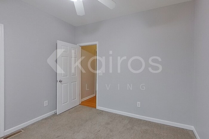 Building Photo - 605 Sophia Ct