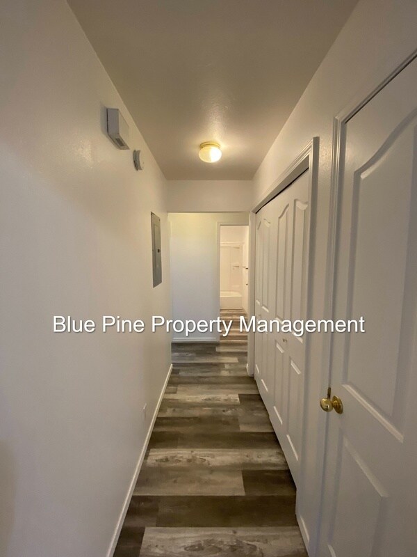 Building Photo - 2102 Stace St