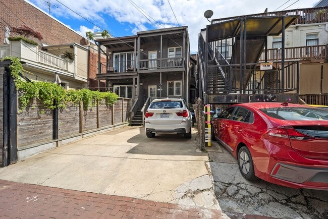 Building Photo - Sunlit & Fully Updated 2BR/1BA Condo in the Heart of U Street Corridor