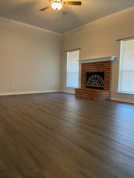 Building Photo - 1016 Brookhaven