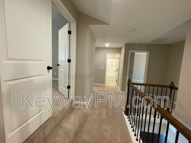 Building Photo - 2322 Sheridan Dr