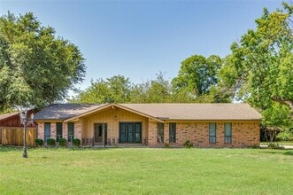 Building Photo - 1119 W Westhill Dr