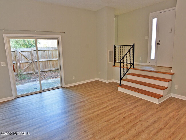 Building Photo - 180 Country Haven Dr