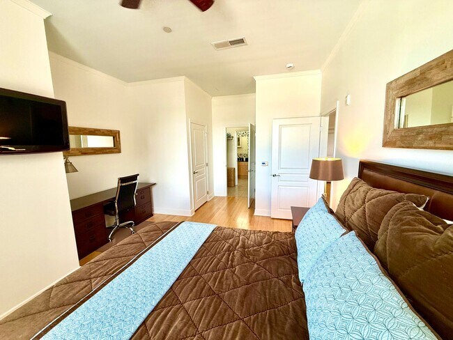 Building Photo - Pristine 1 bedroom, 1 bath in Perkins Rowe