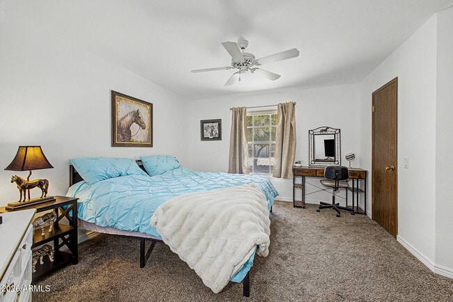 Building Photo - 10454 W Palmeras Dr