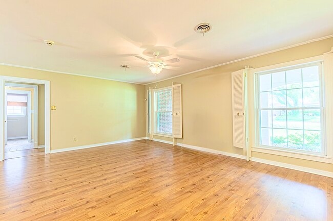 Living room - 3023 Stimson Ave