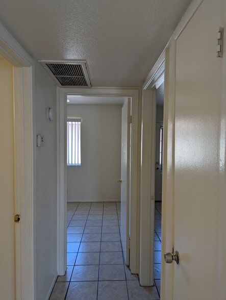 Building Photo - 343 N 93rd St