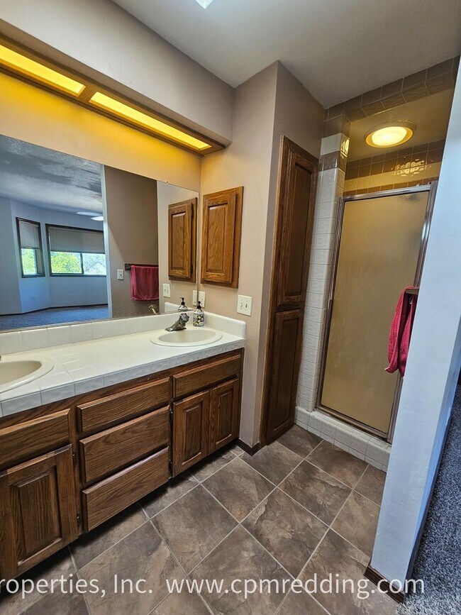 Building Photo - Stunning House with a Pool in West Redding Coming Available in August!