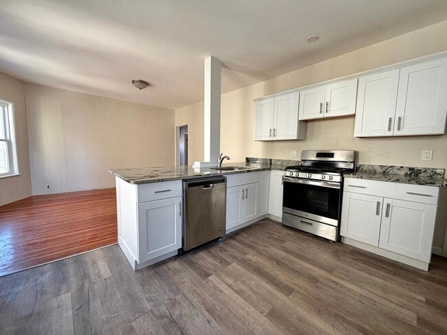 Building Photo - 21 Oakland Ave