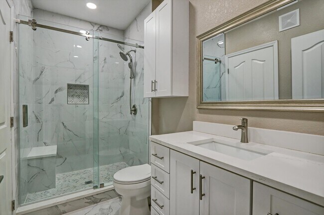 Building Photo - 5000 Culbreath Key Way