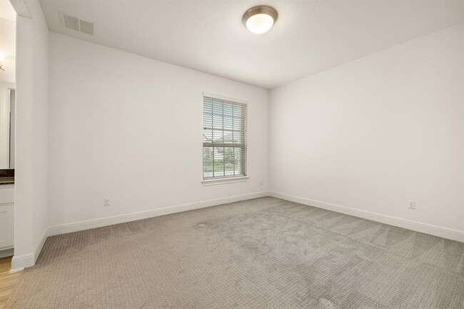Building Photo - 4705 Napoli Shore Dr