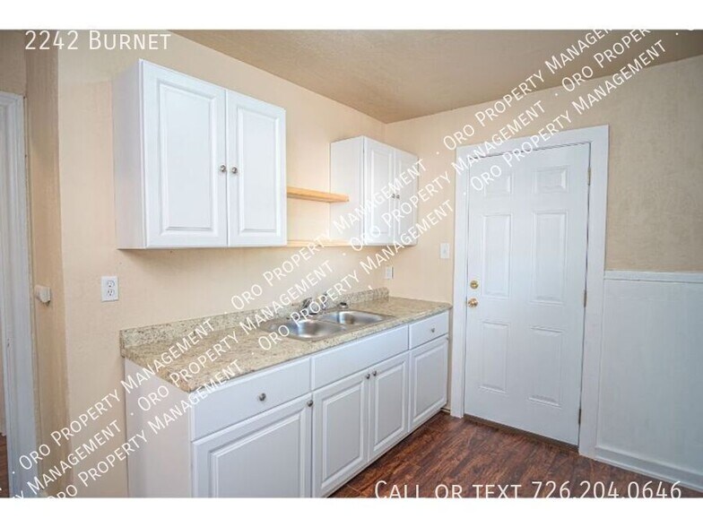Building Photo - 2242 Burnet-