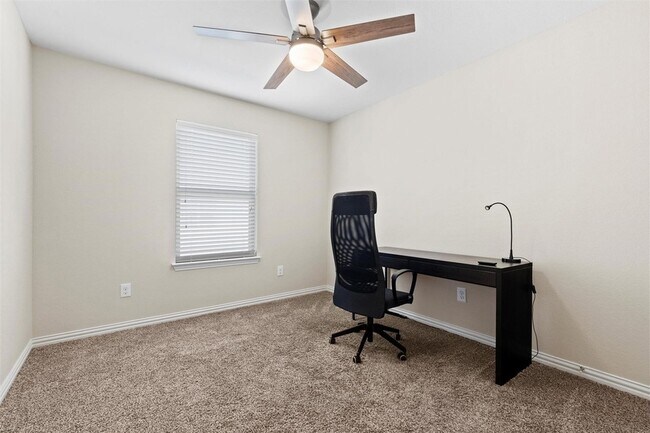 Building Photo - 6900 Carrington Ln