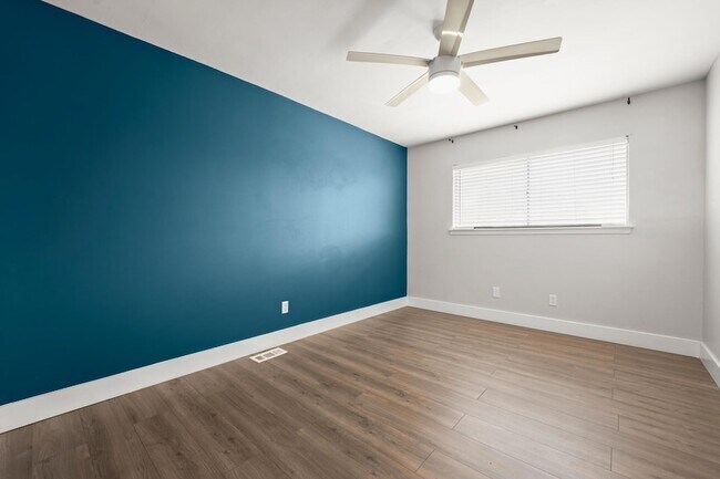 Building Photo - 6410 Chimney Creek Cir