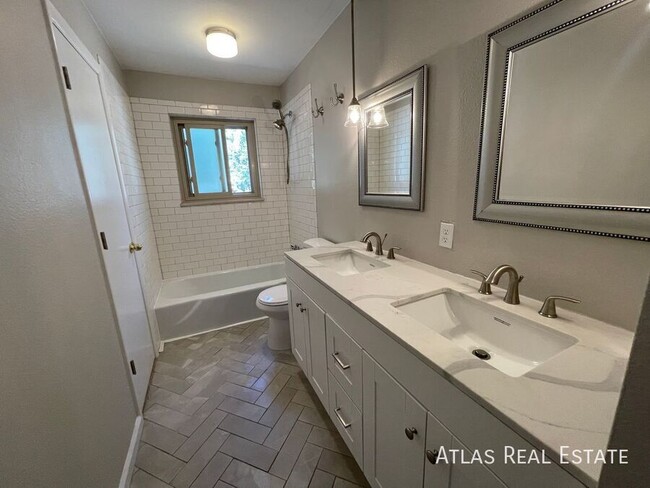 Building Photo - 4502 Moffat Ln