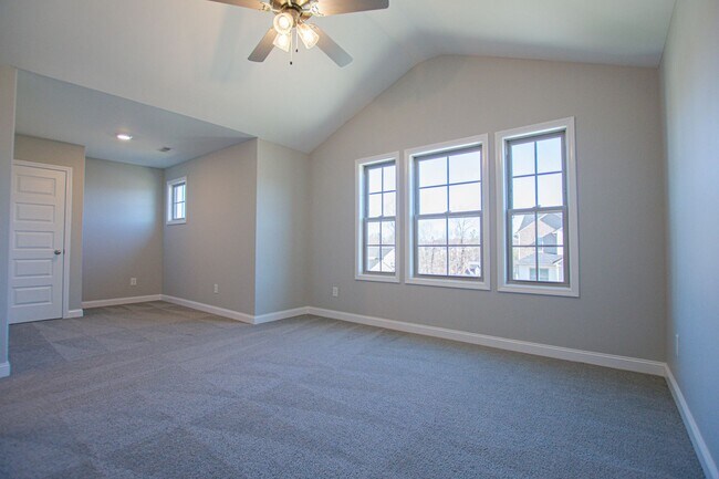 Building Photo - Pet Friendly Four Bedroom!