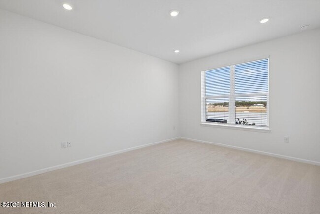 Building Photo - 368 Woods Ln