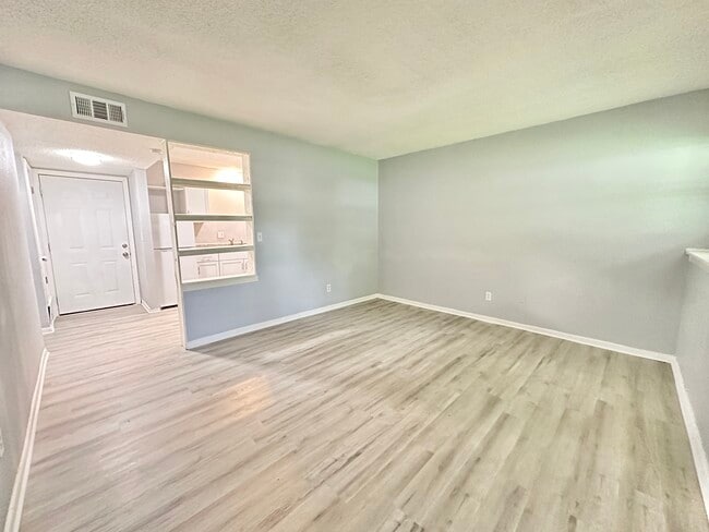Building Photo - Maple Ridge Apartments