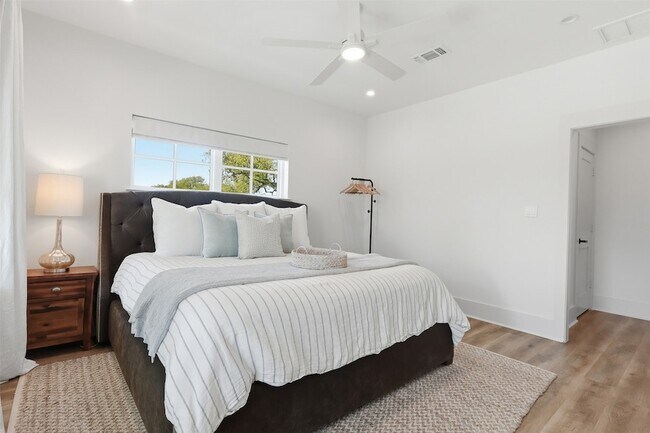 Building Photo - 4712 Avenue Q