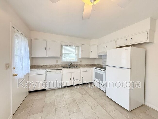 Building Photo - 1010 Summer St