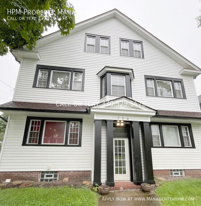 Primary Photo - 724 Crosby St