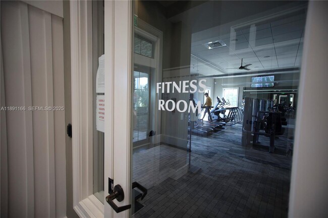 Building Photo - 8293 Cadre Noir Rd