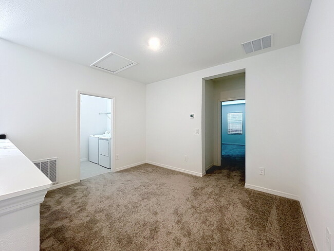 Building Photo - Beautiful New Townhome in The Townes at Cross Creek | New Tampa!