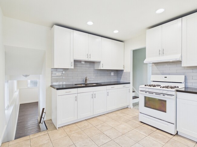 Building Photo - 209 Todd St