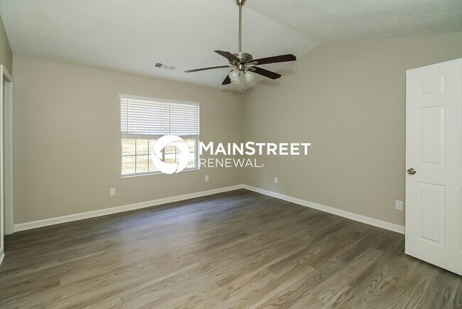 Building Photo - 3 Bedroom Pet-Friendly Home in Ellenwood, GA with Main Street Renewal