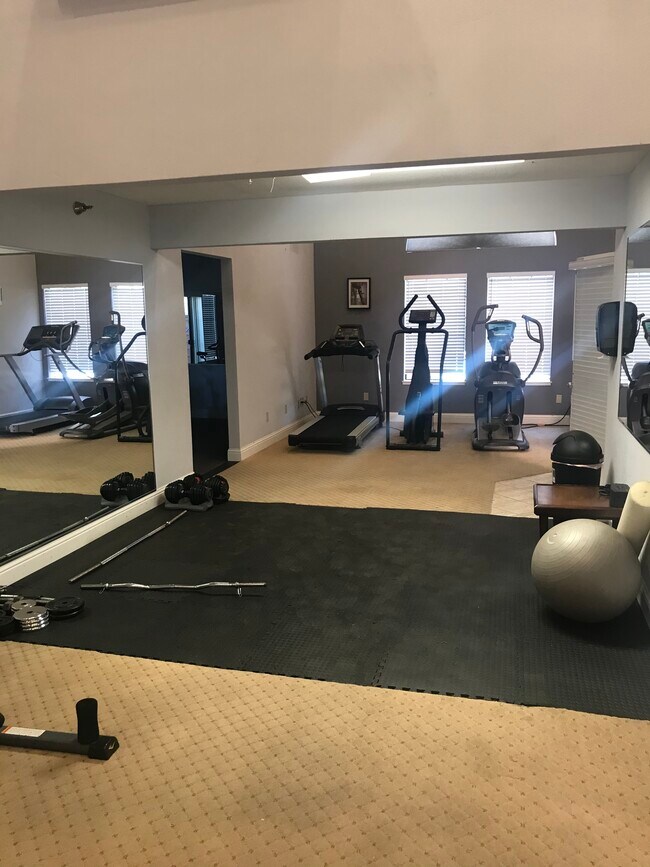 On-site fitness center - 351 Eastridge Dr
