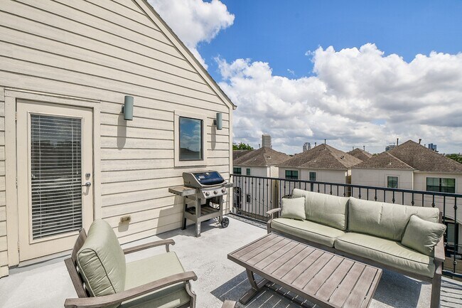 Building Photo - 1204 Fowler St