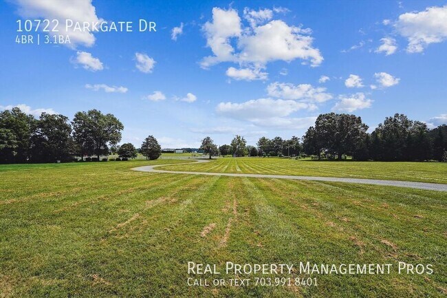 Building Photo - 10722 Parkgate Dr