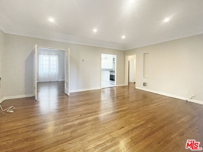 Building Photo - 440 N Spaulding Ave