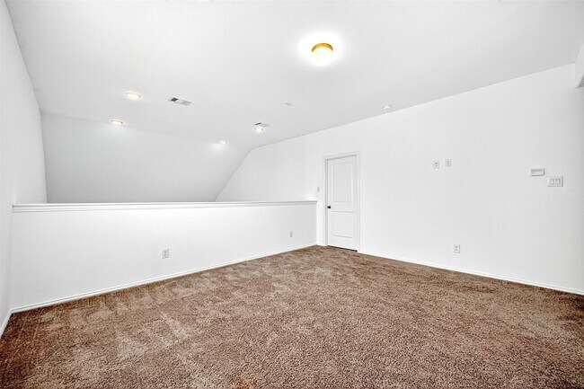 Building Photo - 29897 Dovetail Blf Ln