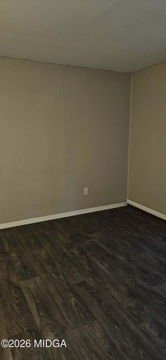 Building Photo - 912 Dogwood Cir